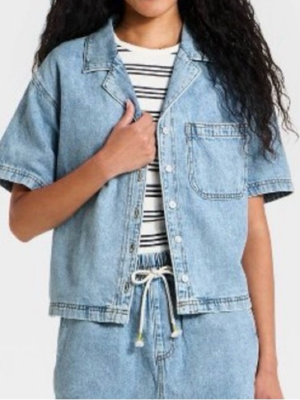 NWT - Sz L Universal Thread, Short-Sleeve Collared Denim Beach Shirt Light Wash